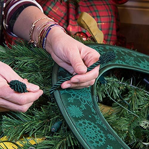 Door Protecting Holiday Wreath Pad for 24-26 Inch Wreaths