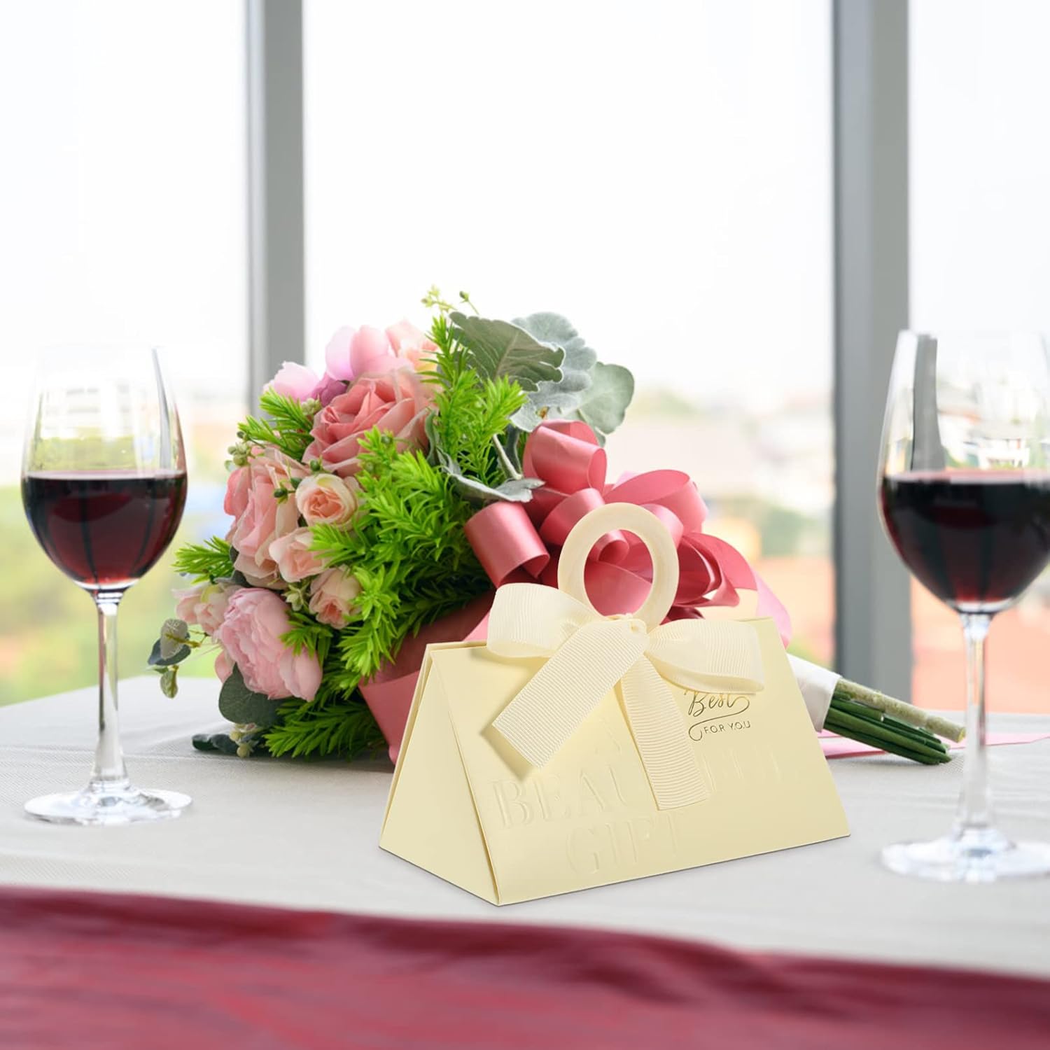 20pcs Elegant Triangle Candy Boxes for Valentines Day and Wedding Favors