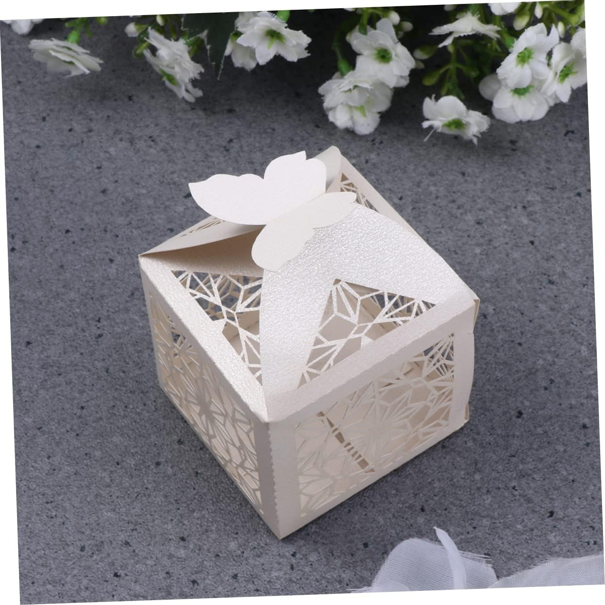 Beavorty 50pcs Hollow Candy Wedding Favor Boxes Beige