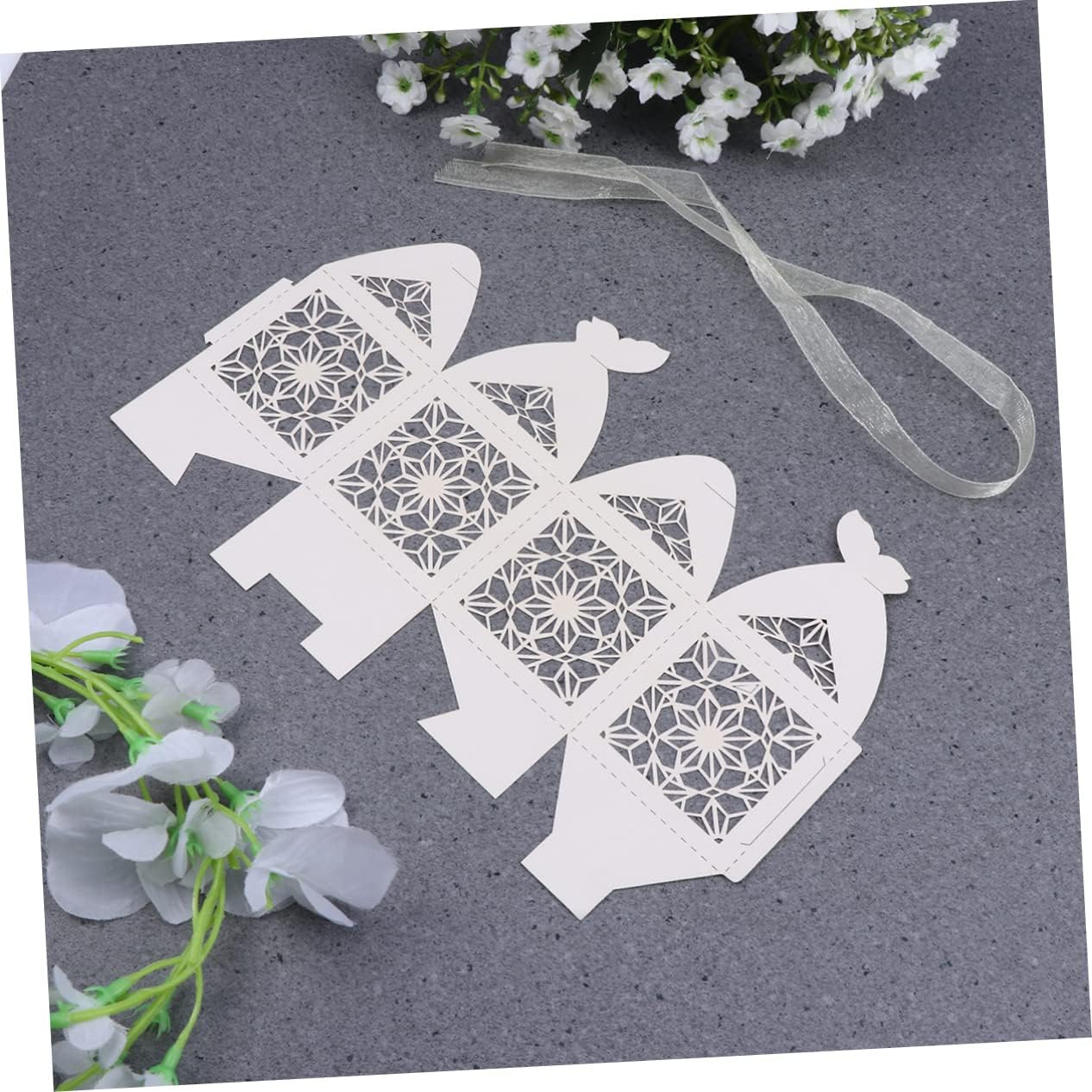 Beavorty 50pcs Hollow Candy Wedding Favor Boxes Beige