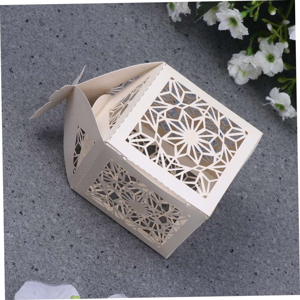 Beavorty 50pcs Hollow Candy Wedding Favor Boxes Beige